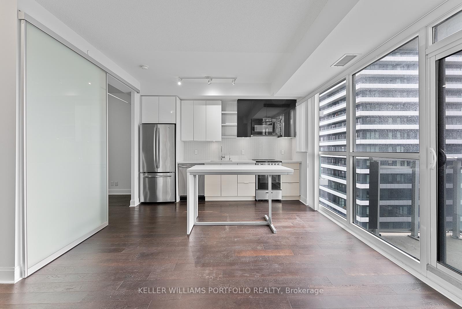 Photo 6 of Unit 1011, 33 Shore Breeze Drive, Etobicoke, Mimico — HOMEH