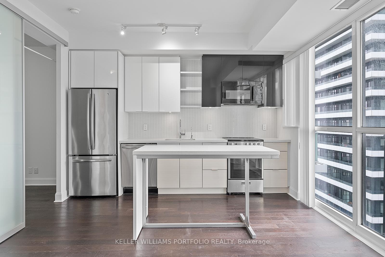 Photo 7 of Unit 1011, 33 Shore Breeze Drive, Etobicoke, Mimico — HOMEH