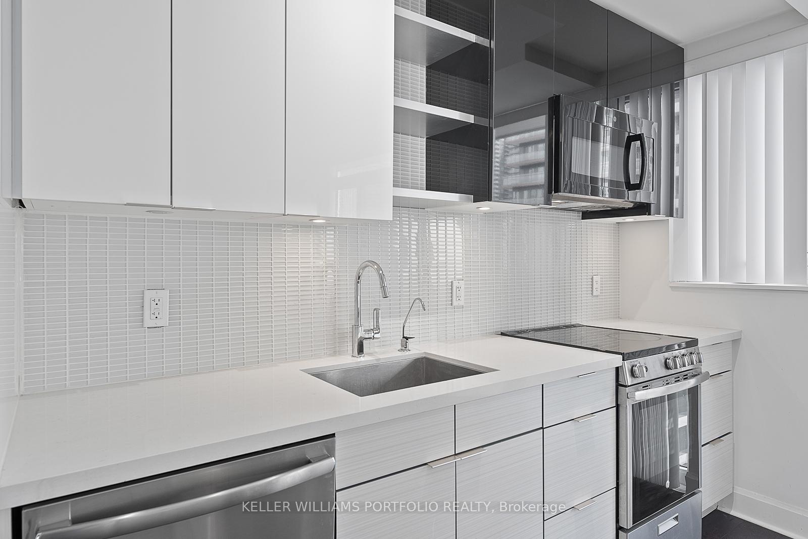 Photo 16 of Unit 1011, 33 Shore Breeze Drive, Etobicoke, Mimico — HOMEH