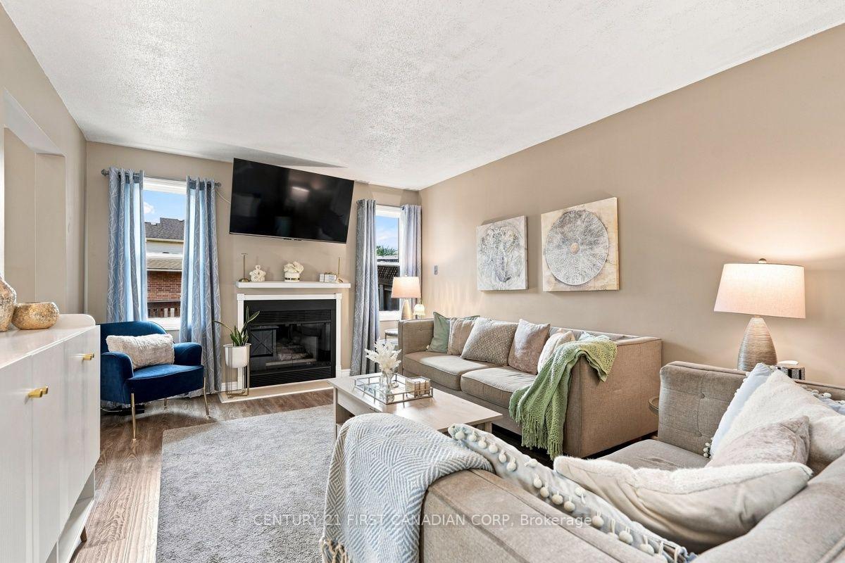 Photo 8 of 242 Martinet Avenue, London, East I — HOMEH