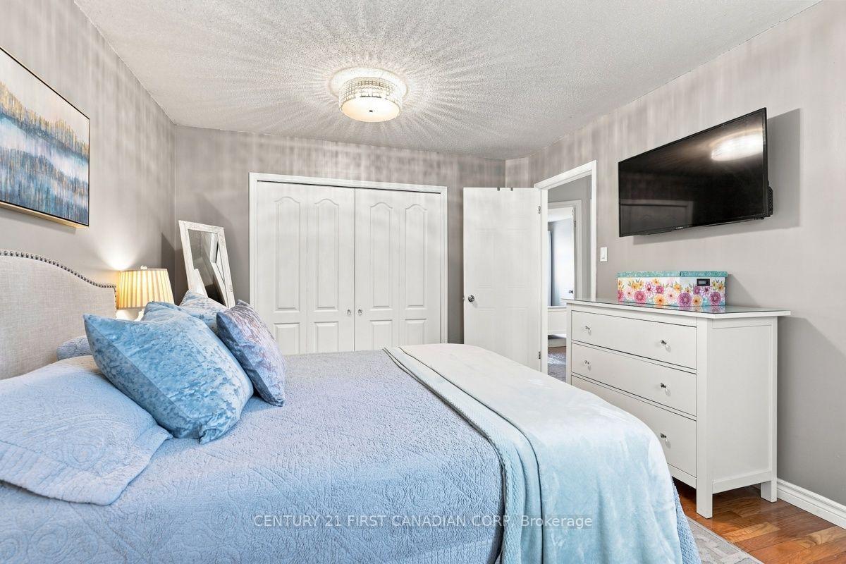 Photo 19 of 242 Martinet Avenue, London, East I — HOMEH