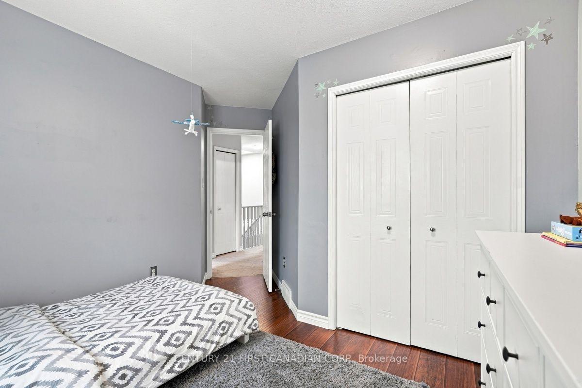 Photo 21 of 242 Martinet Avenue, London, East I — HOMEH