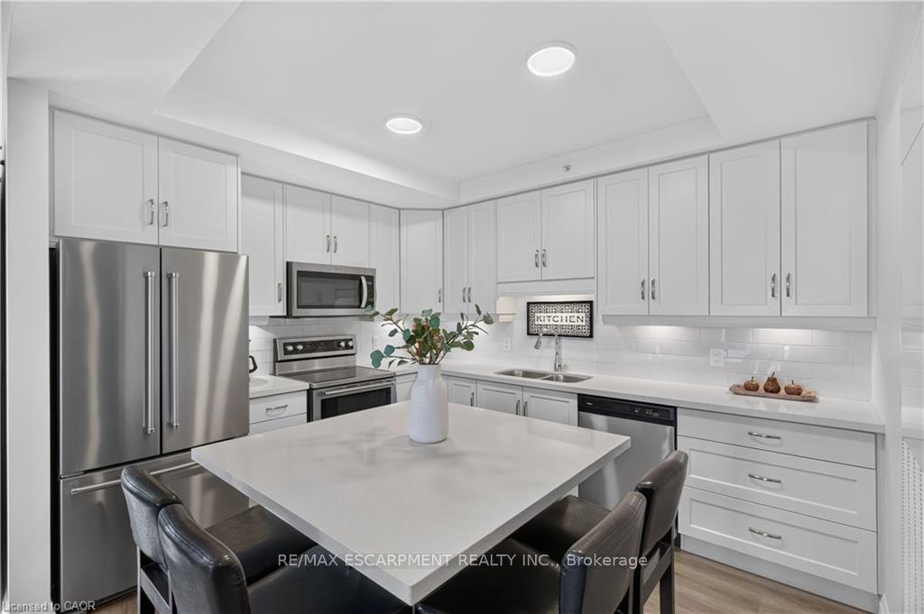Photo 12 of Unit 304, 30 Hamilton Street S, Hamilton, Waterdown — HOMEH