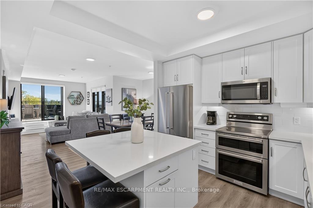 Photo 13 of Unit 304, 30 Hamilton Street S, Hamilton, Waterdown — HOMEH