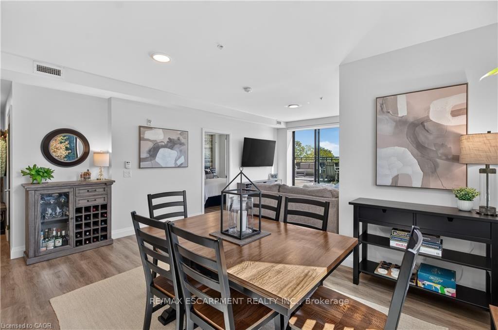 Photo 17 of Unit 304, 30 Hamilton Street S, Hamilton, Waterdown — HOMEH