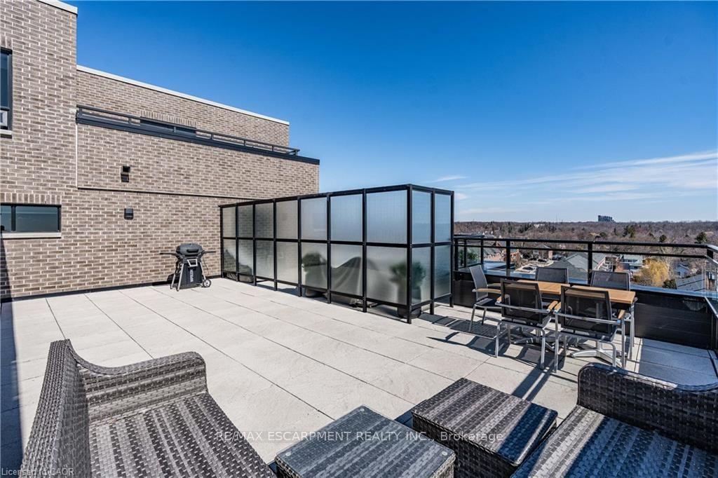 Photo 49 of Unit 304, 30 Hamilton Street S, Hamilton, Waterdown — HOMEH