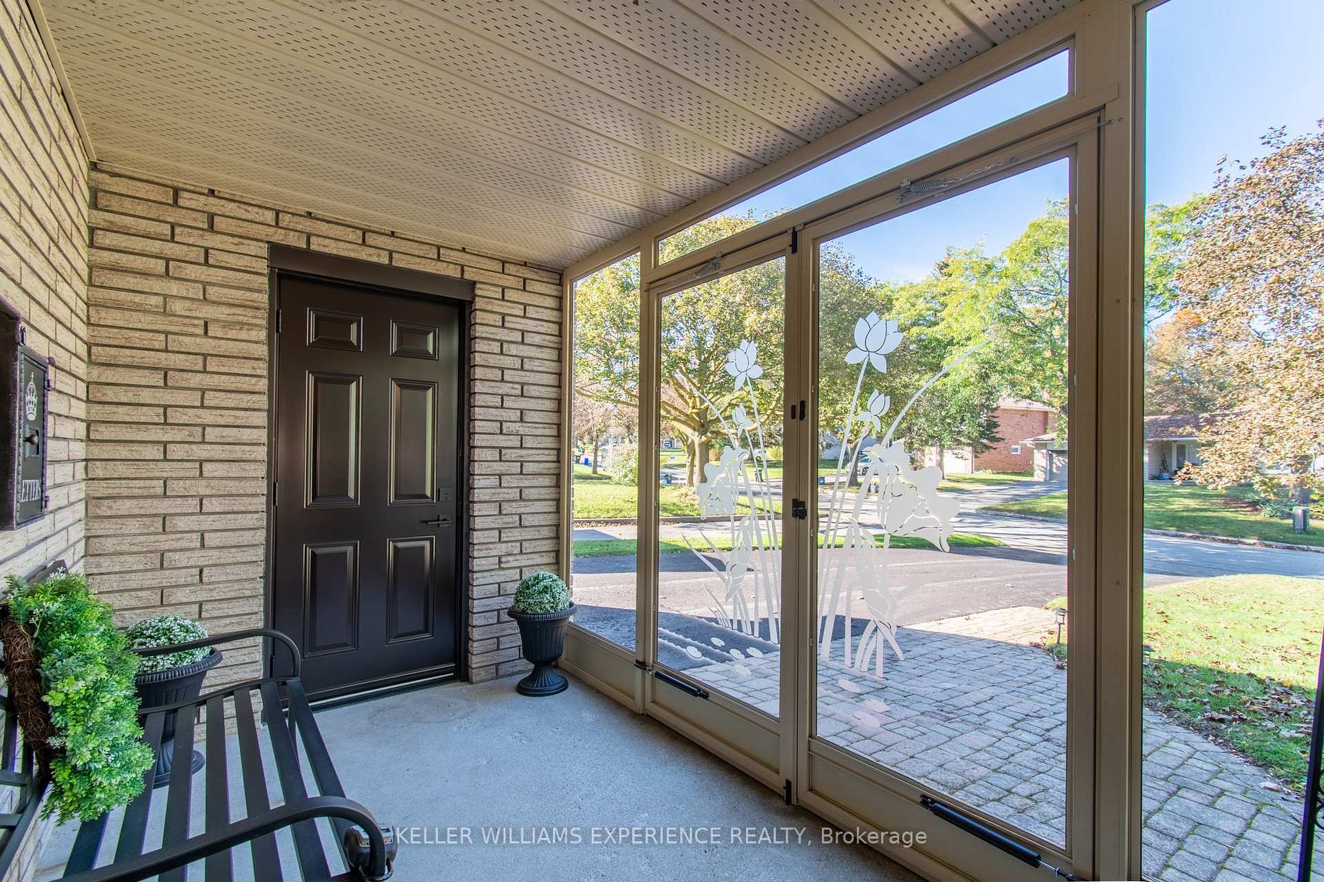 Photo 3 of 15 Woodcrest Road, Barrie, Allandale Heights — HOMEH