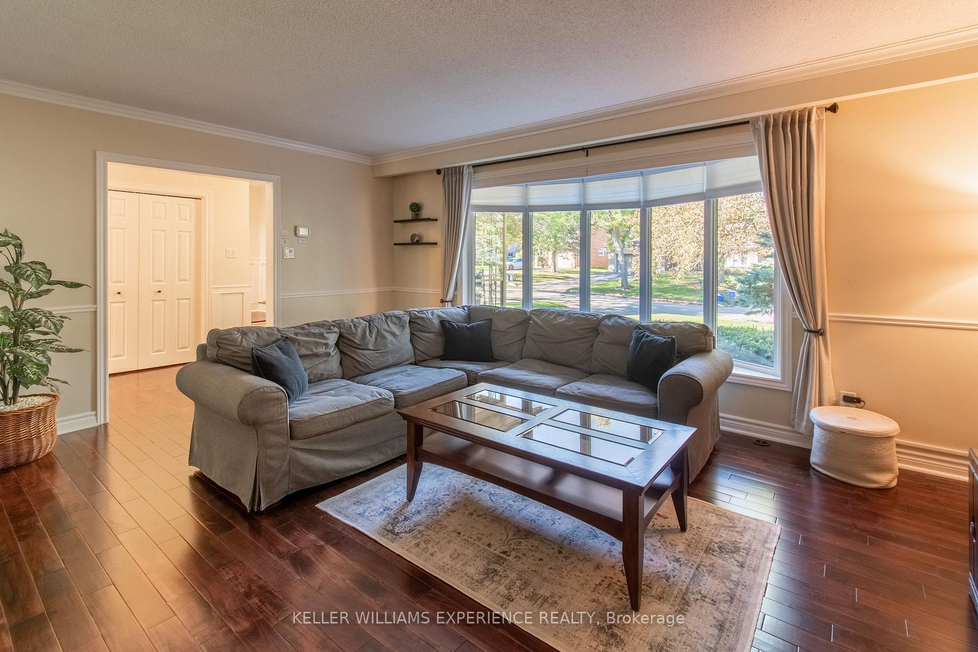 Photo 6 of 15 Woodcrest Road, Barrie, Allandale Heights — HOMEH