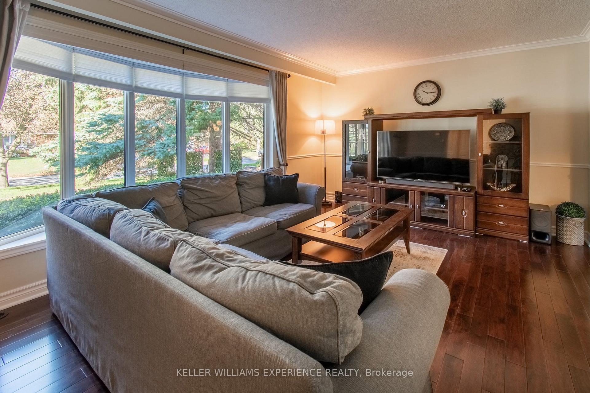 Photo 7 of 15 Woodcrest Road, Barrie, Allandale Heights — HOMEH