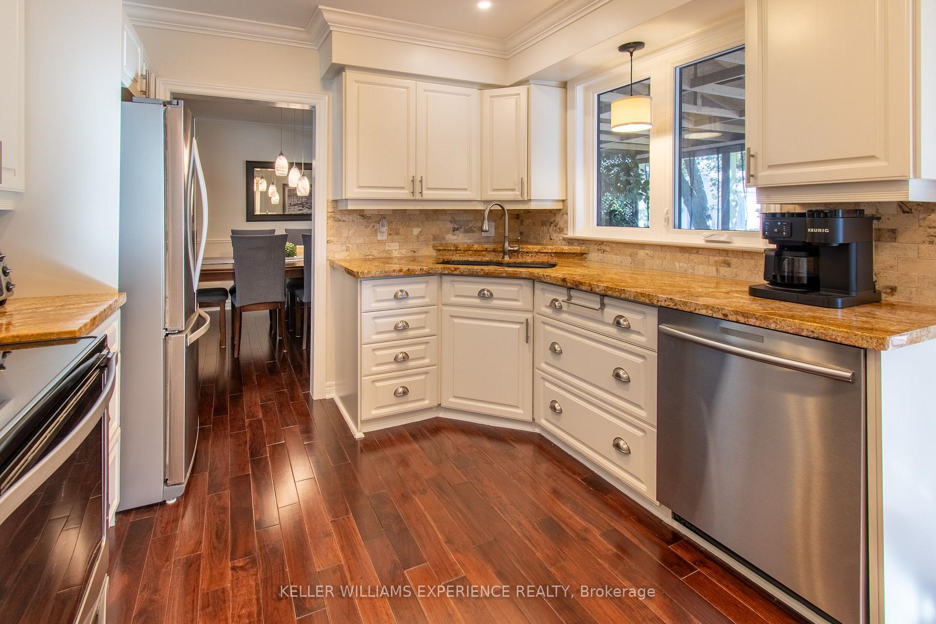 Photo 9 of 15 Woodcrest Road, Barrie, Allandale Heights — HOMEH