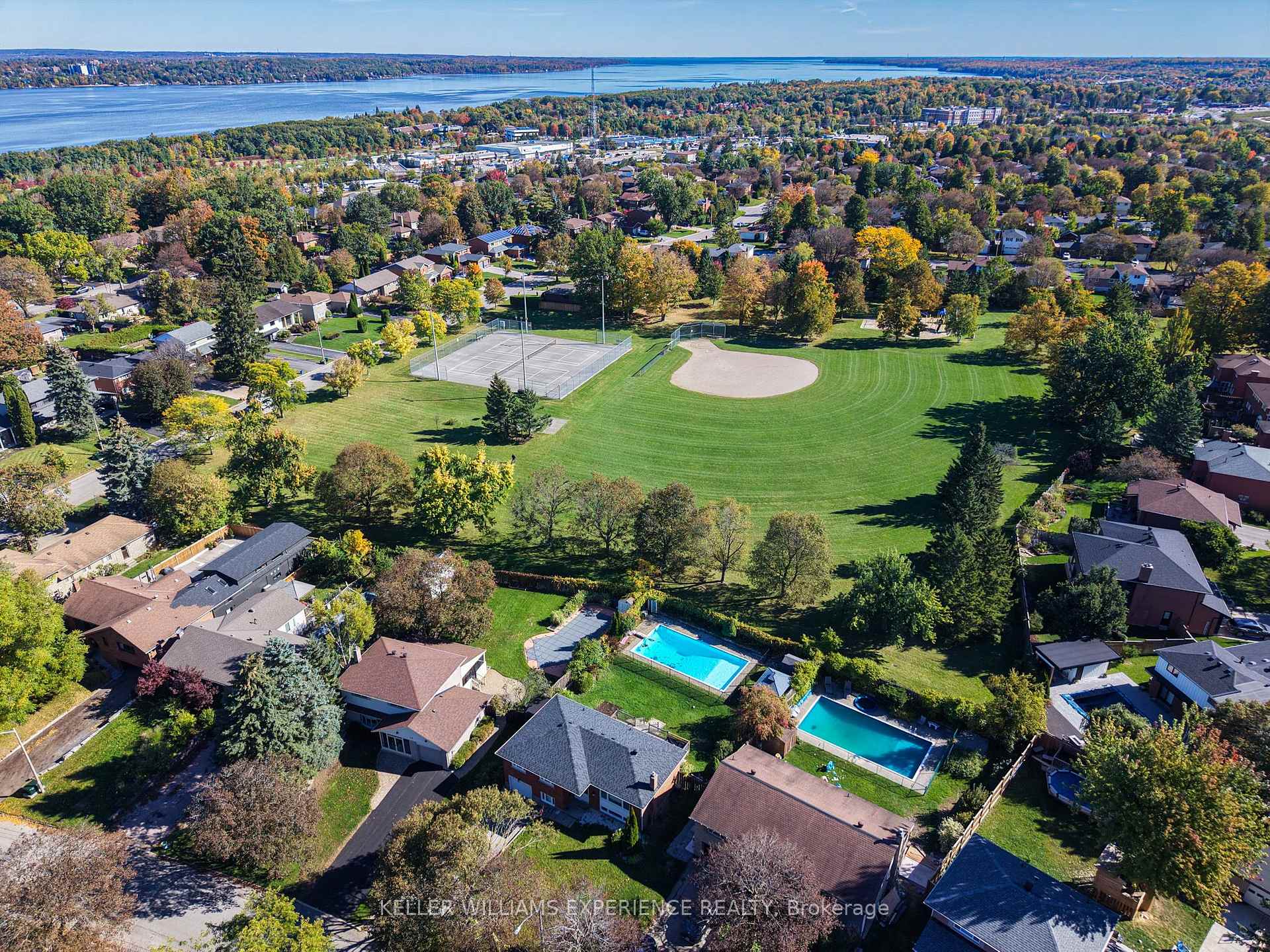 Photo 35 of 15 Woodcrest Road, Barrie, Allandale Heights — HOMEH
