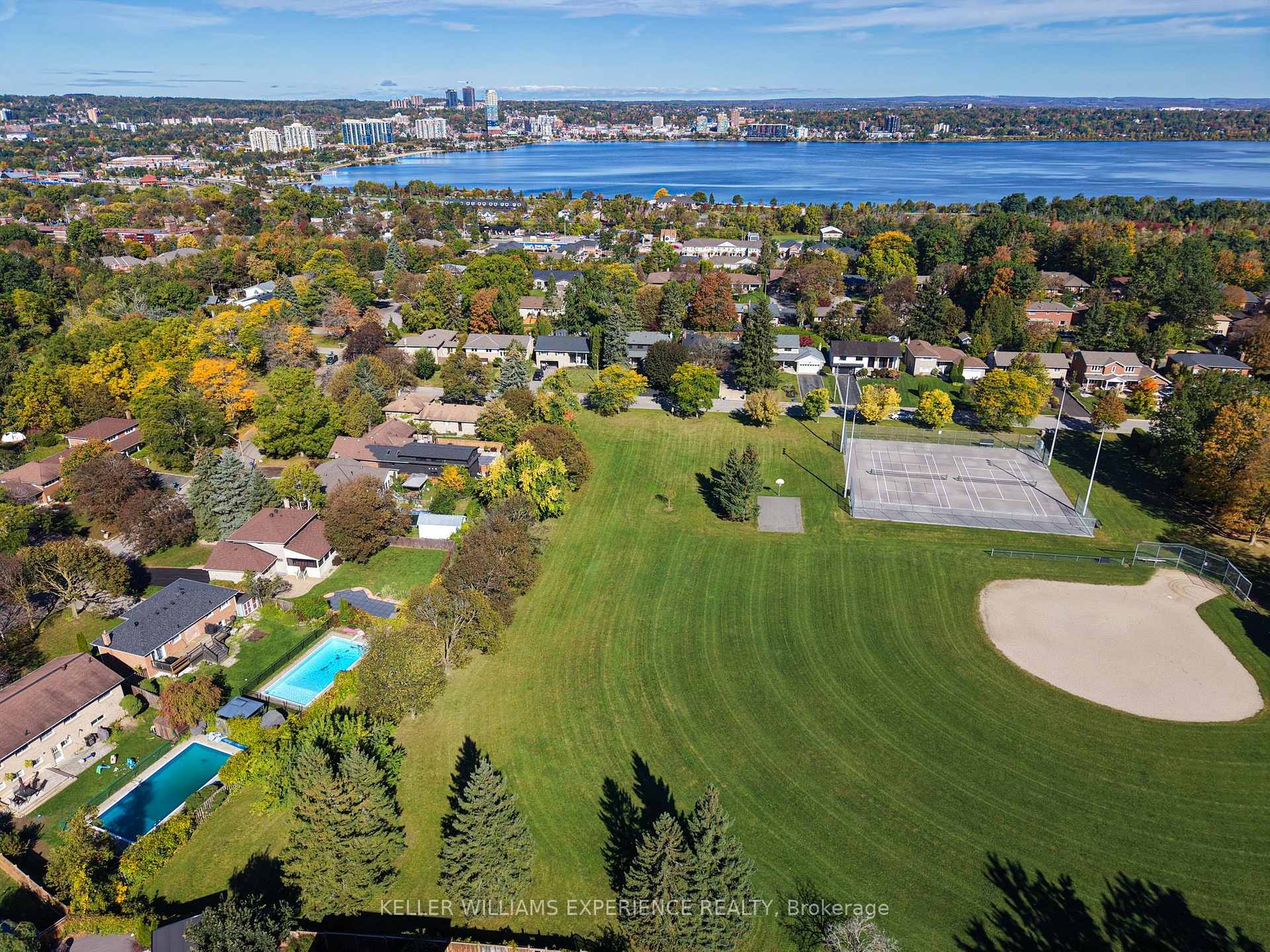 Photo 37 of 15 Woodcrest Road, Barrie, Allandale Heights — HOMEH
