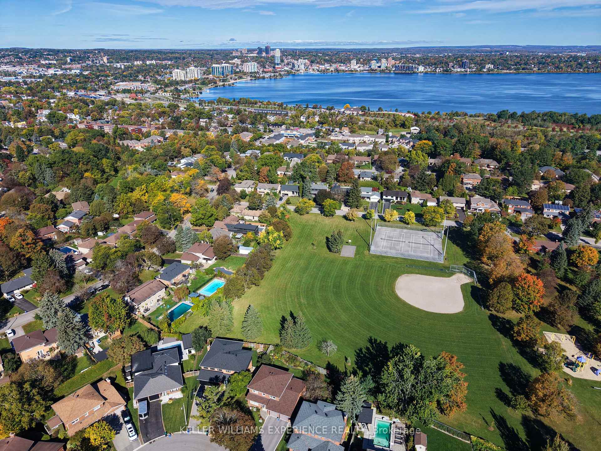 Photo 38 of 15 Woodcrest Road, Barrie, Allandale Heights — HOMEH