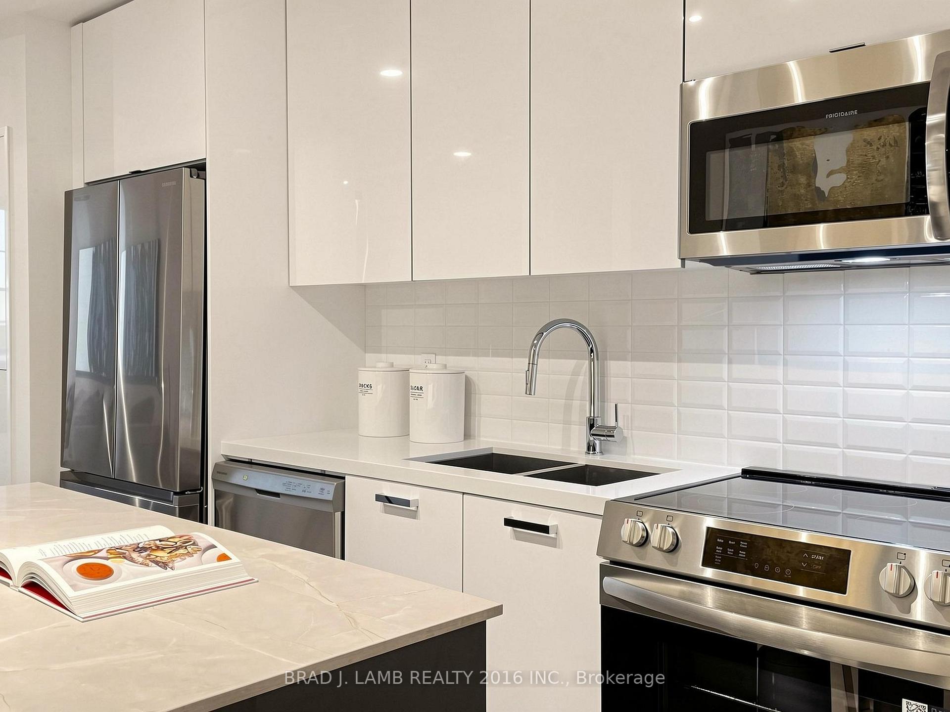 Photo 17 of Unit 305, 284 King Street E, Toronto, Moss Park — HOMEH
