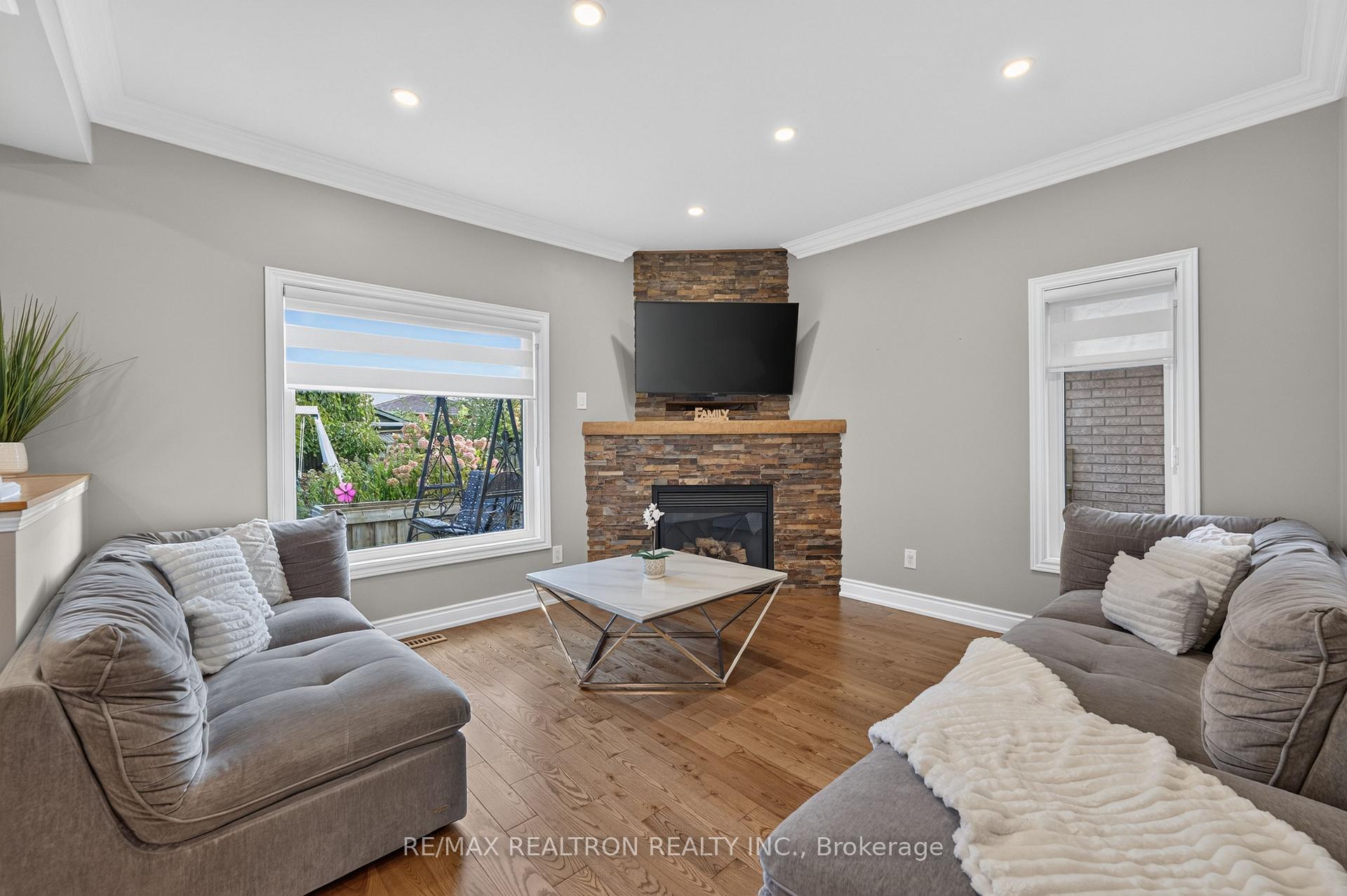 Photo 8 of 15 Iberville Road, Whitby, Brooklin — HOMEH