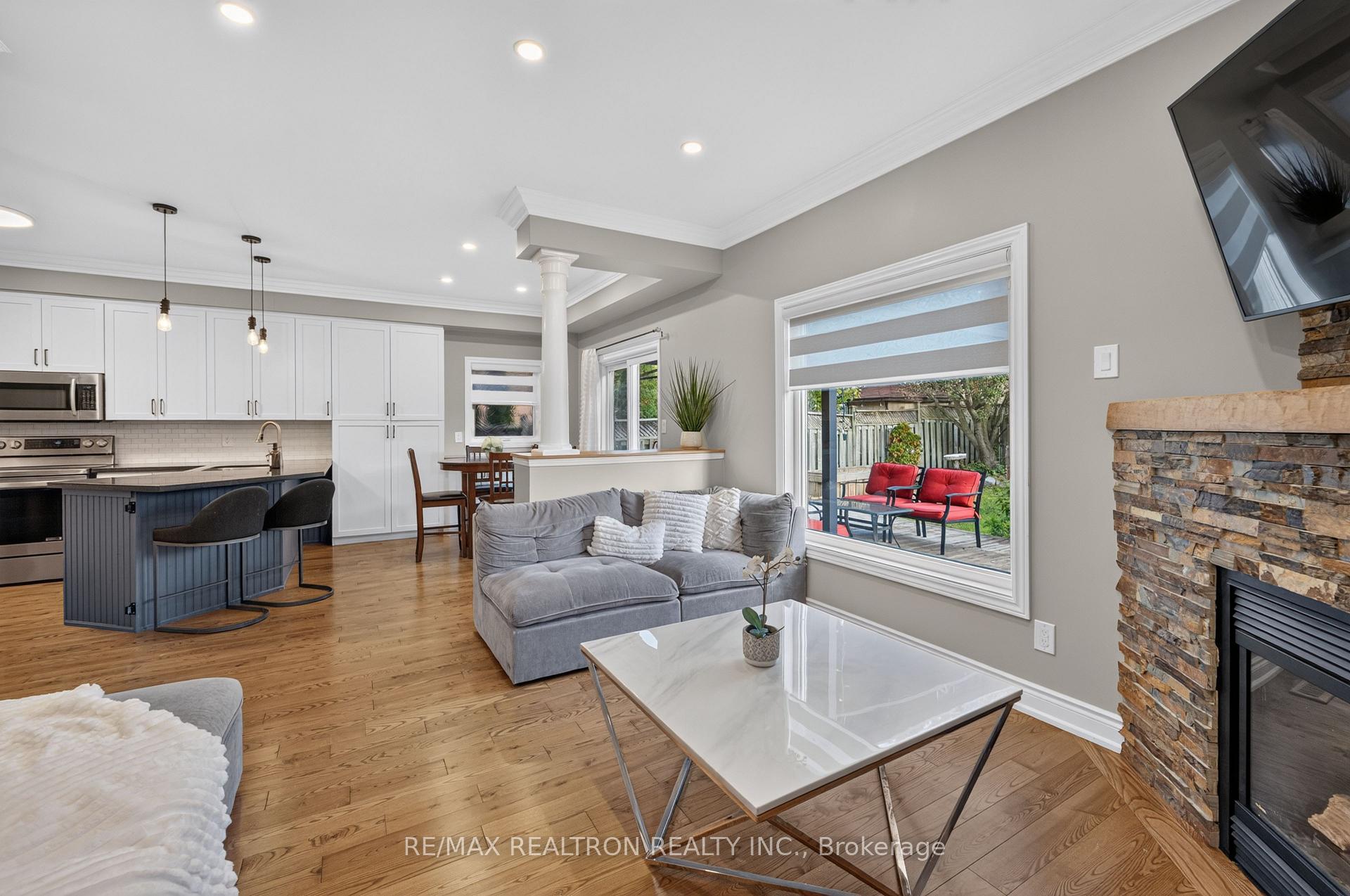 Photo 10 of 15 Iberville Road, Whitby, Brooklin — HOMEH