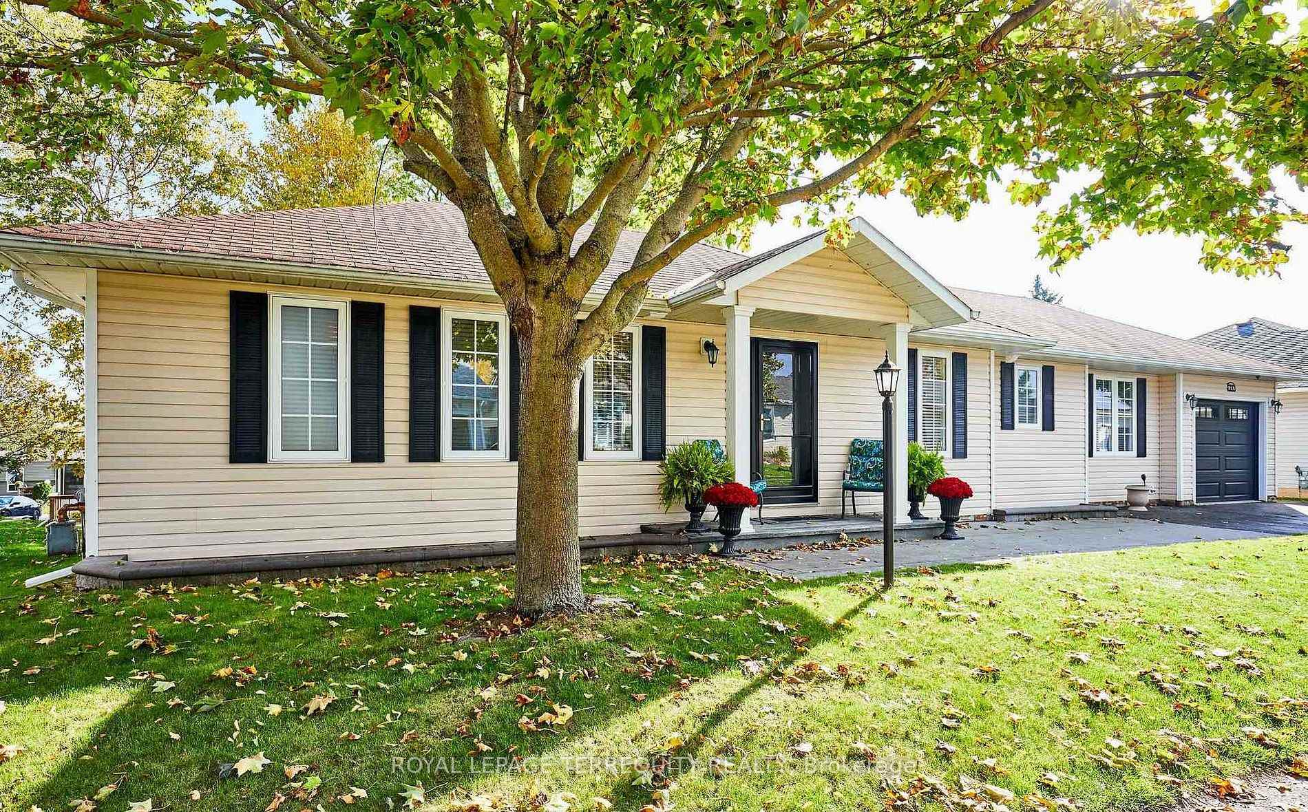 Photo 2 of 91A Wilmot Trail, Clarington, Bowmanville — HOMEH