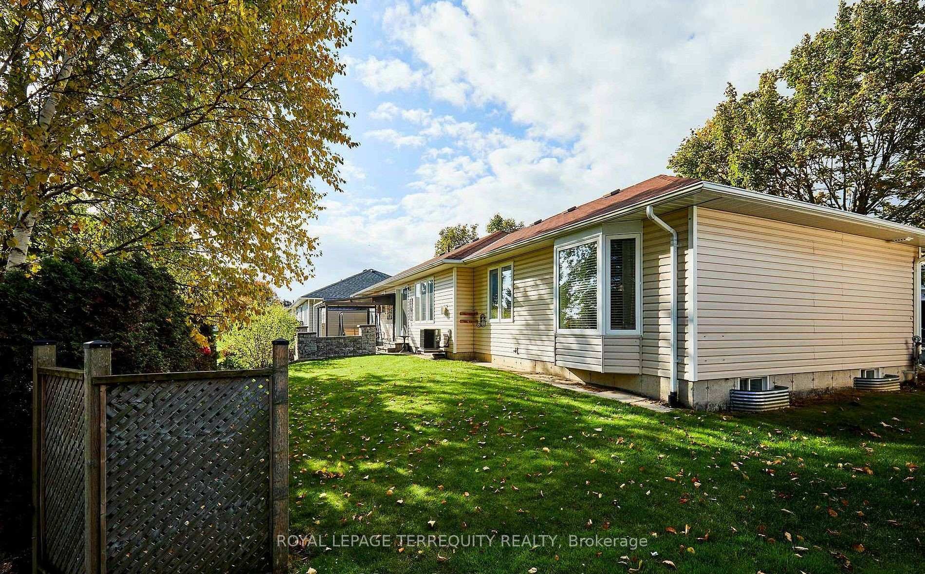 Photo 3 of 91A Wilmot Trail, Clarington, Bowmanville — HOMEH