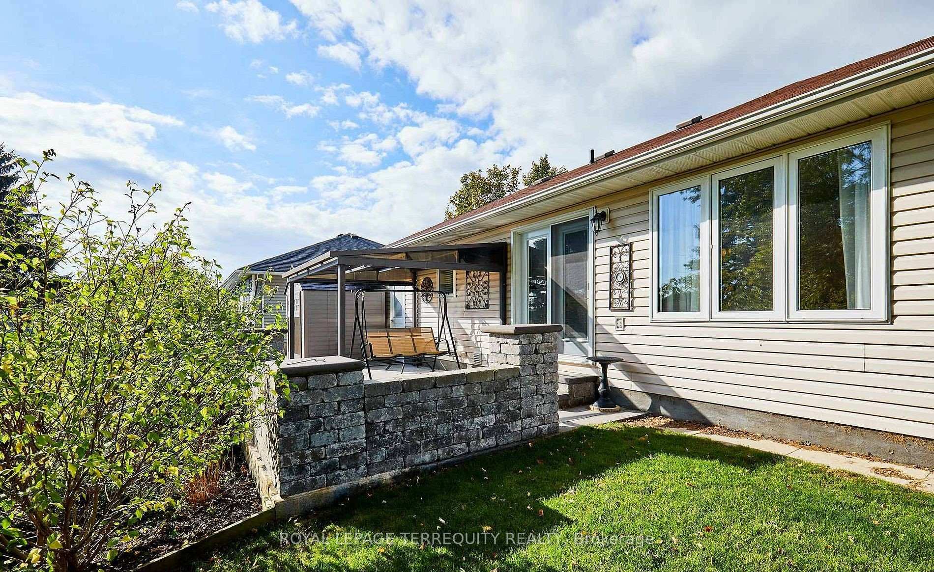Photo 4 of 91A Wilmot Trail, Clarington, Bowmanville — HOMEH