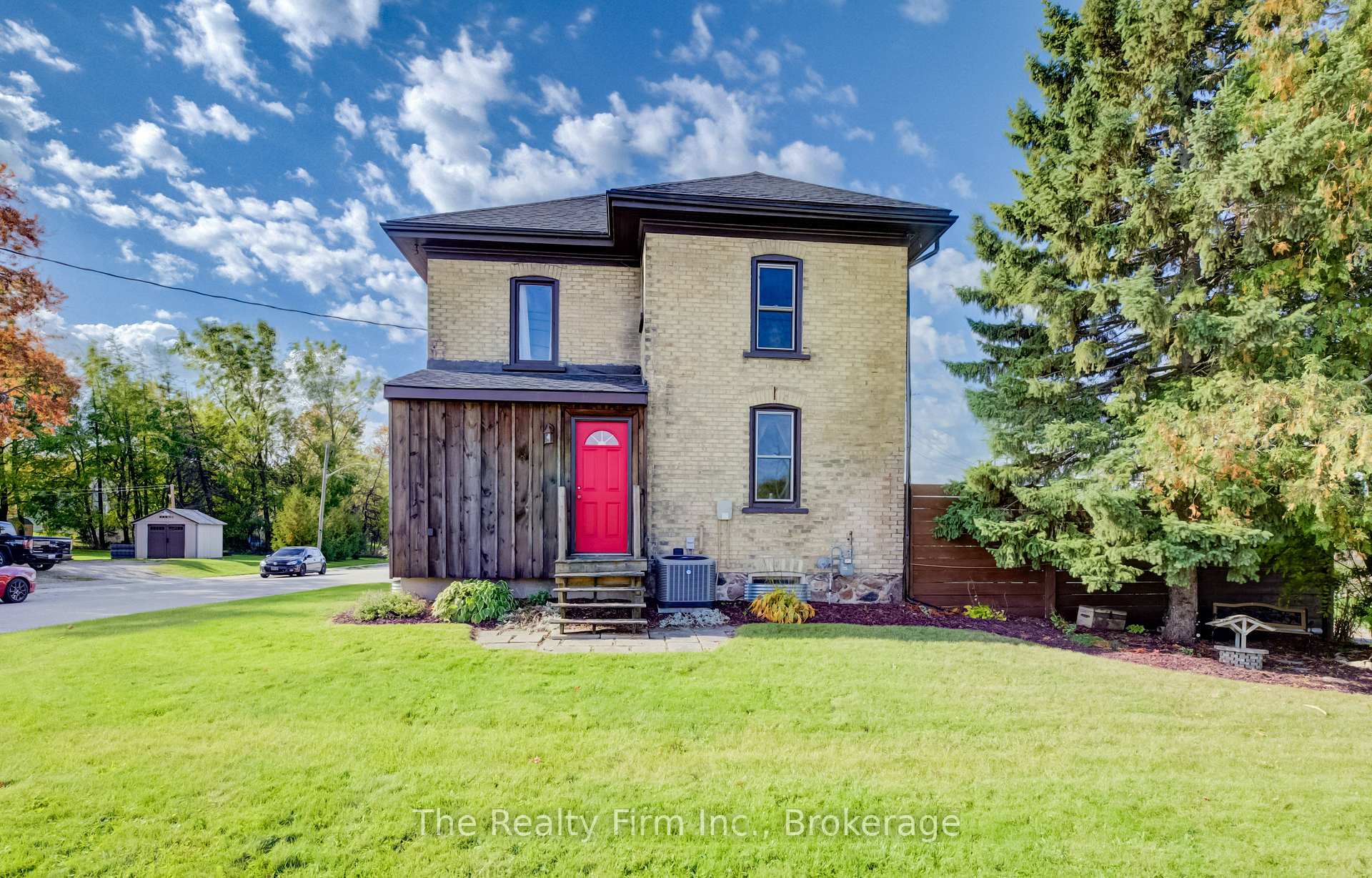 Photo 2 of 27 Mill St Street W, Perth East, Milverton — HOMEH