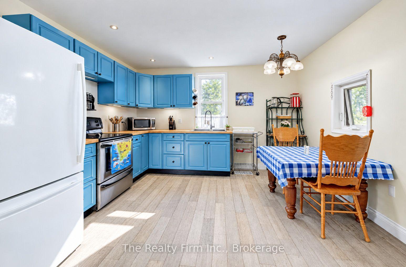 Photo 10 of 27 Mill St Street W, Perth East, Milverton — HOMEH