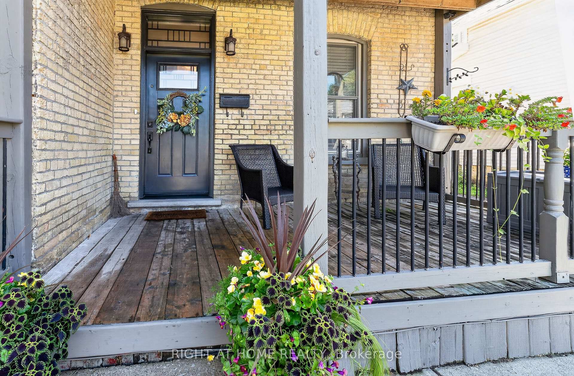 Photo 3 of 41 Hincks Street, St. Thomas — HOMEH
