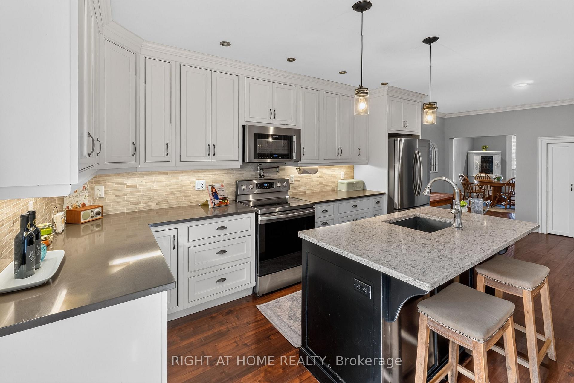 Photo 16 of 41 Hincks Street, St. Thomas — HOMEH