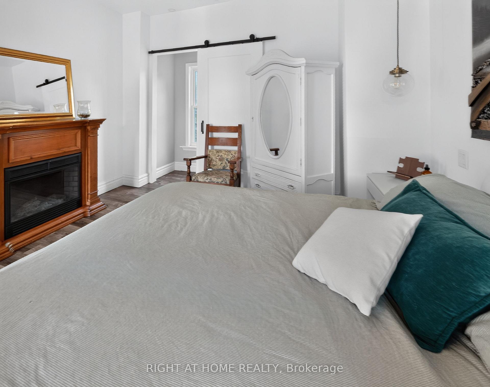 Photo 23 of 41 Hincks Street, St. Thomas — HOMEH