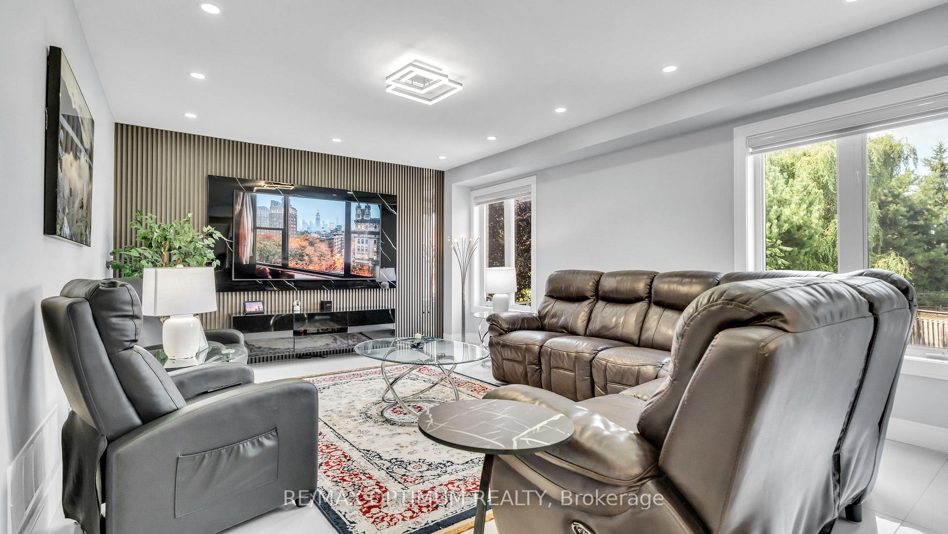 Photo 1 of 82 Penbridge Circle, Brampton, Fletcher's Meadow — HOMEH