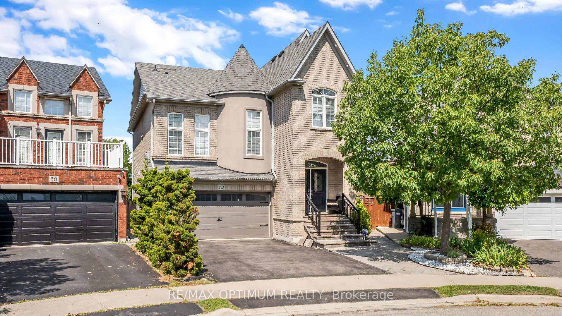 Photo 3 of 82 Penbridge Circle, Brampton, Fletcher's Meadow — HOMEH