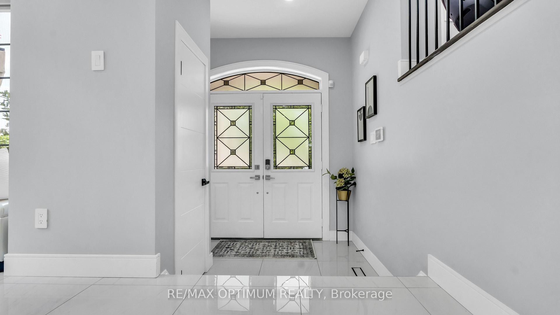 Photo 6 of 82 Penbridge Circle, Brampton, Fletcher's Meadow — HOMEH