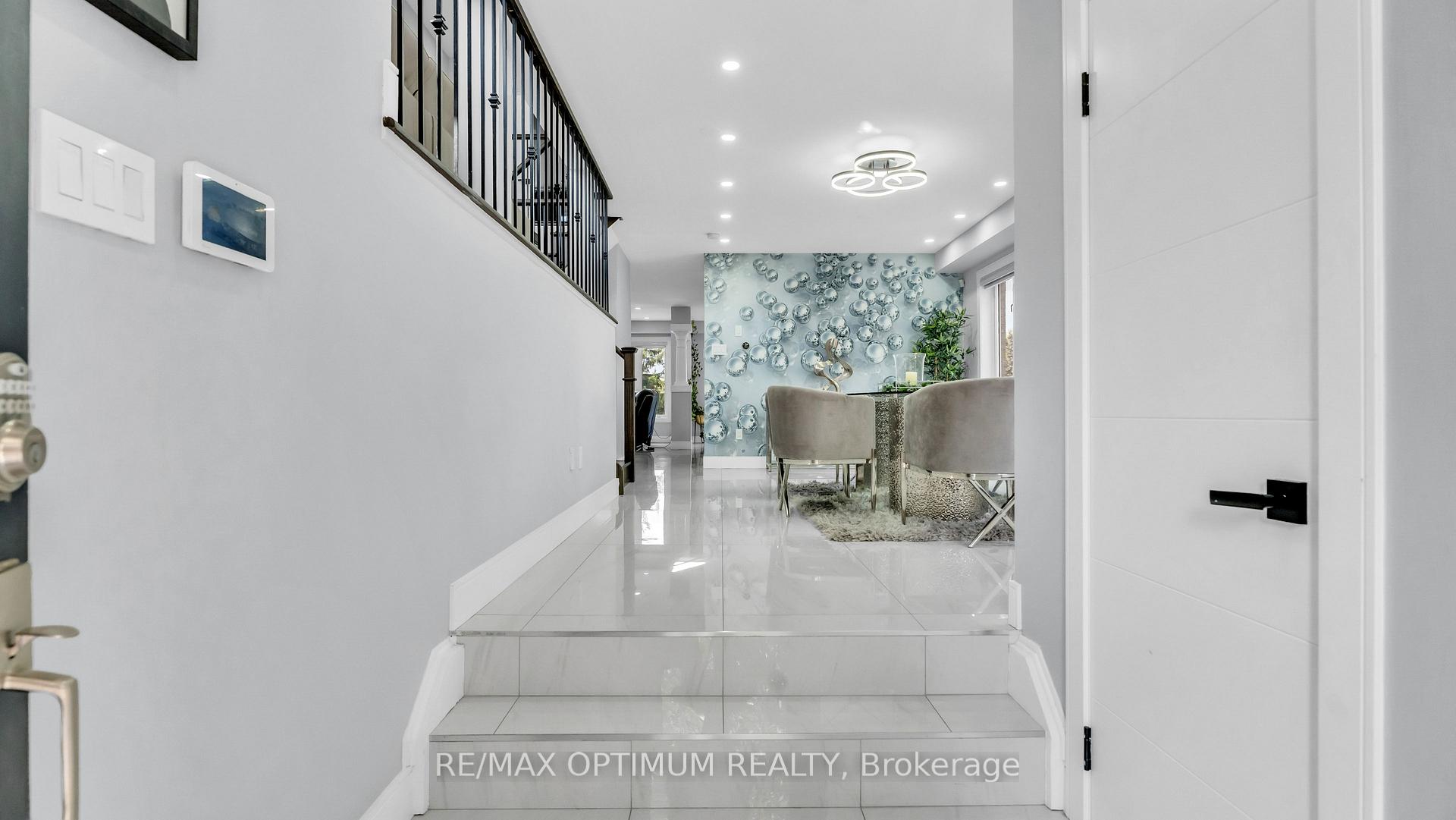 Photo 7 of 82 Penbridge Circle, Brampton, Fletcher's Meadow — HOMEH