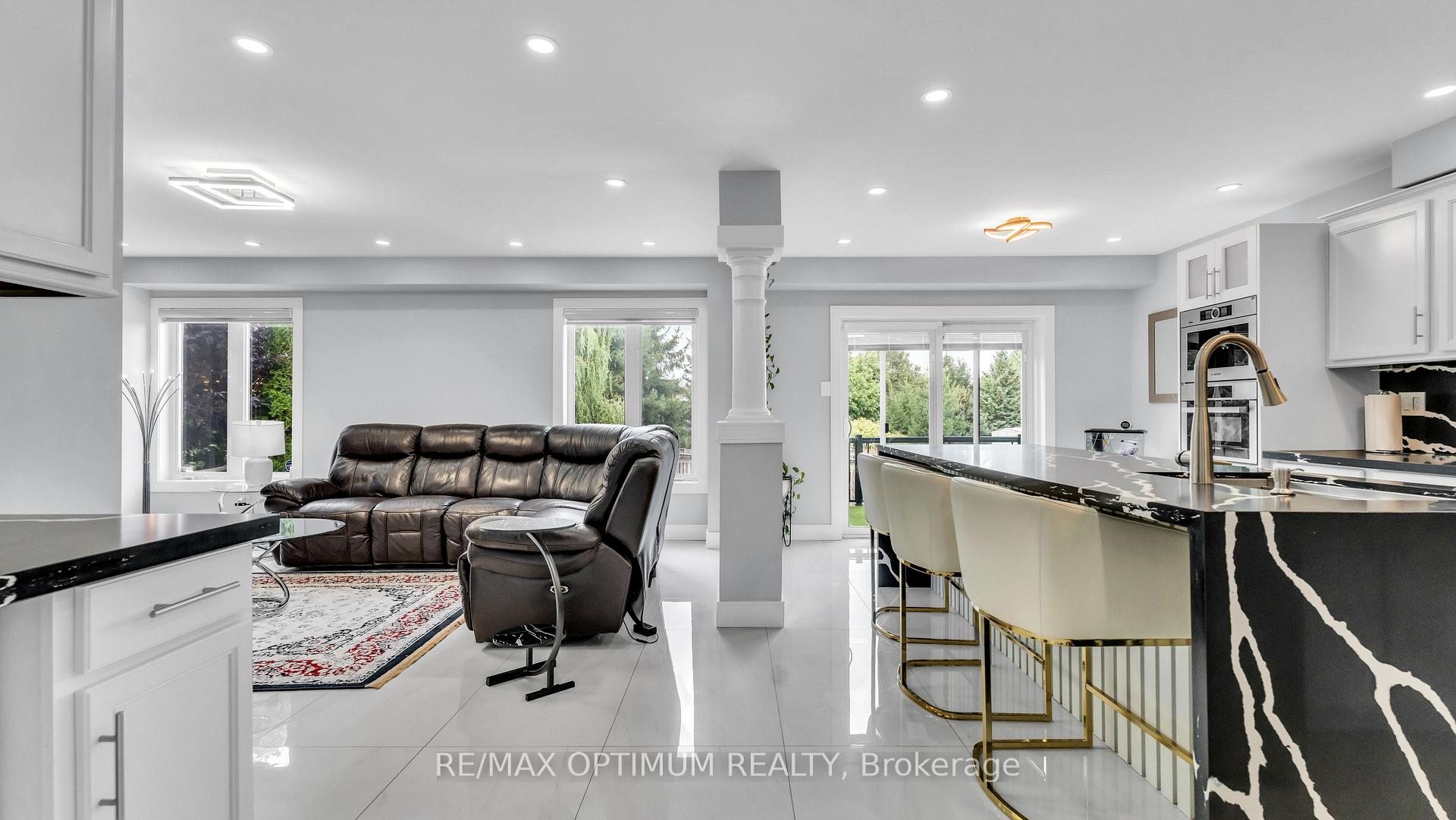 Photo 10 of 82 Penbridge Circle, Brampton, Fletcher's Meadow — HOMEH