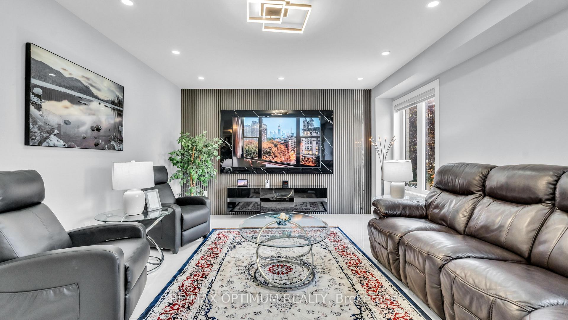 Photo 11 of 82 Penbridge Circle, Brampton, Fletcher's Meadow — HOMEH