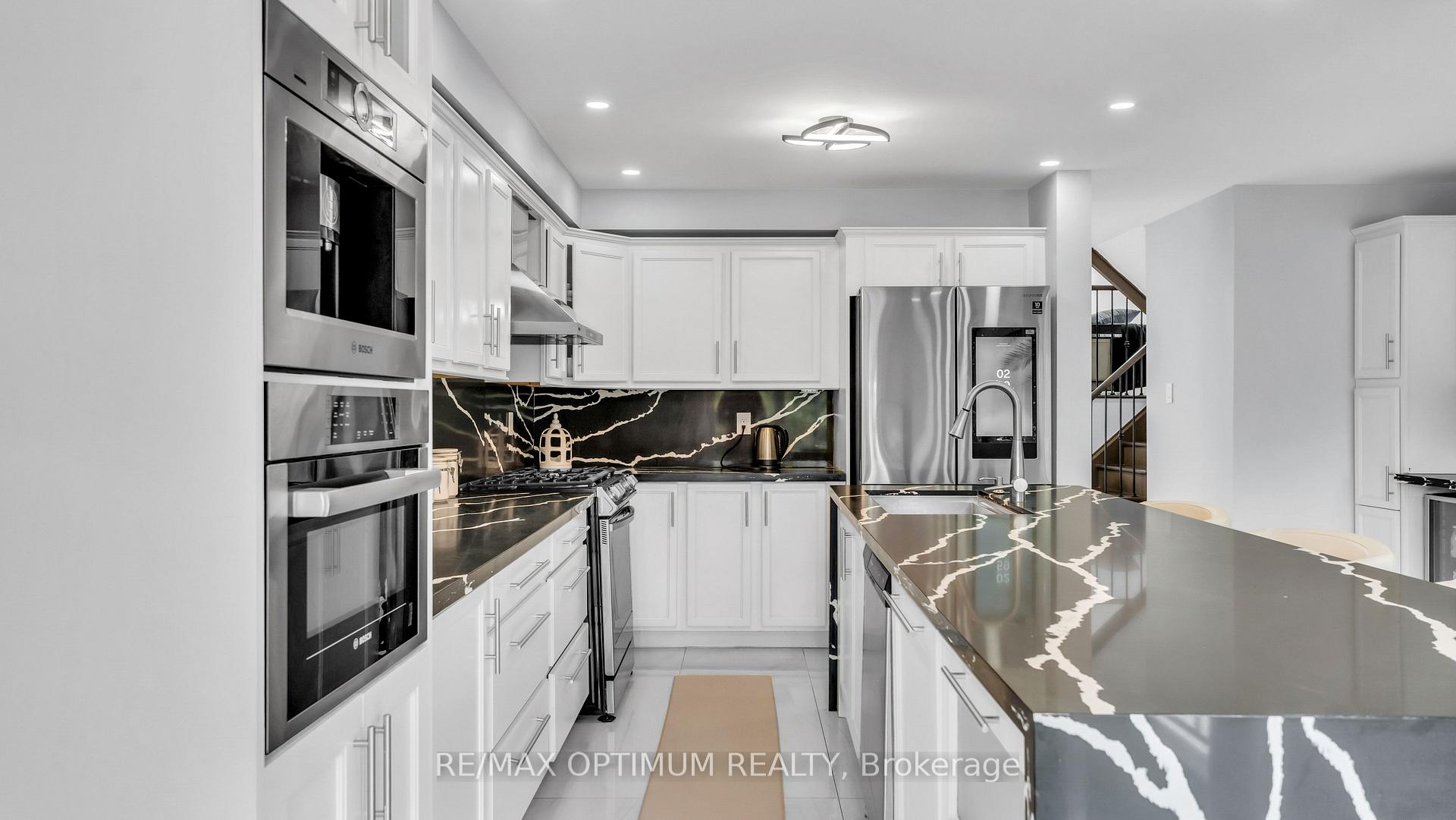 Photo 14 of 82 Penbridge Circle, Brampton, Fletcher's Meadow — HOMEH