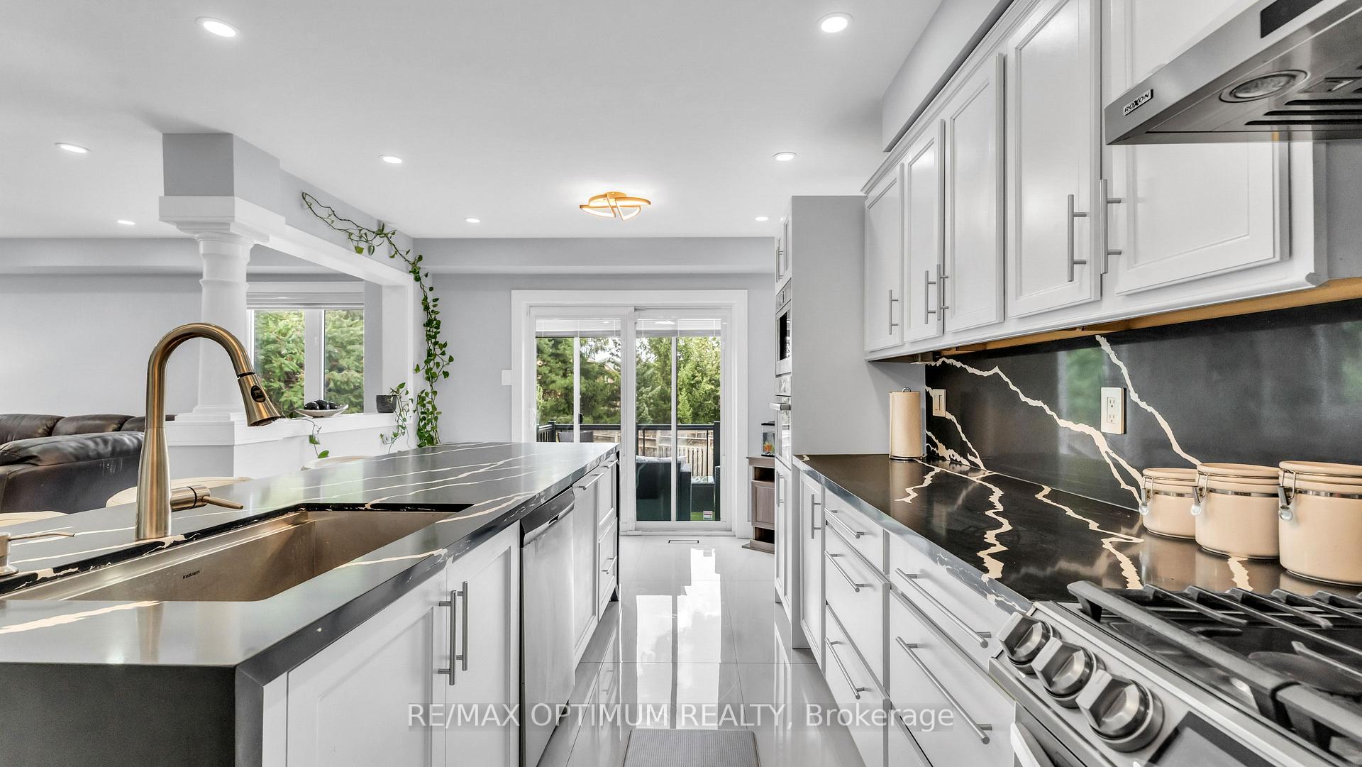 Photo 15 of 82 Penbridge Circle, Brampton, Fletcher's Meadow — HOMEH
