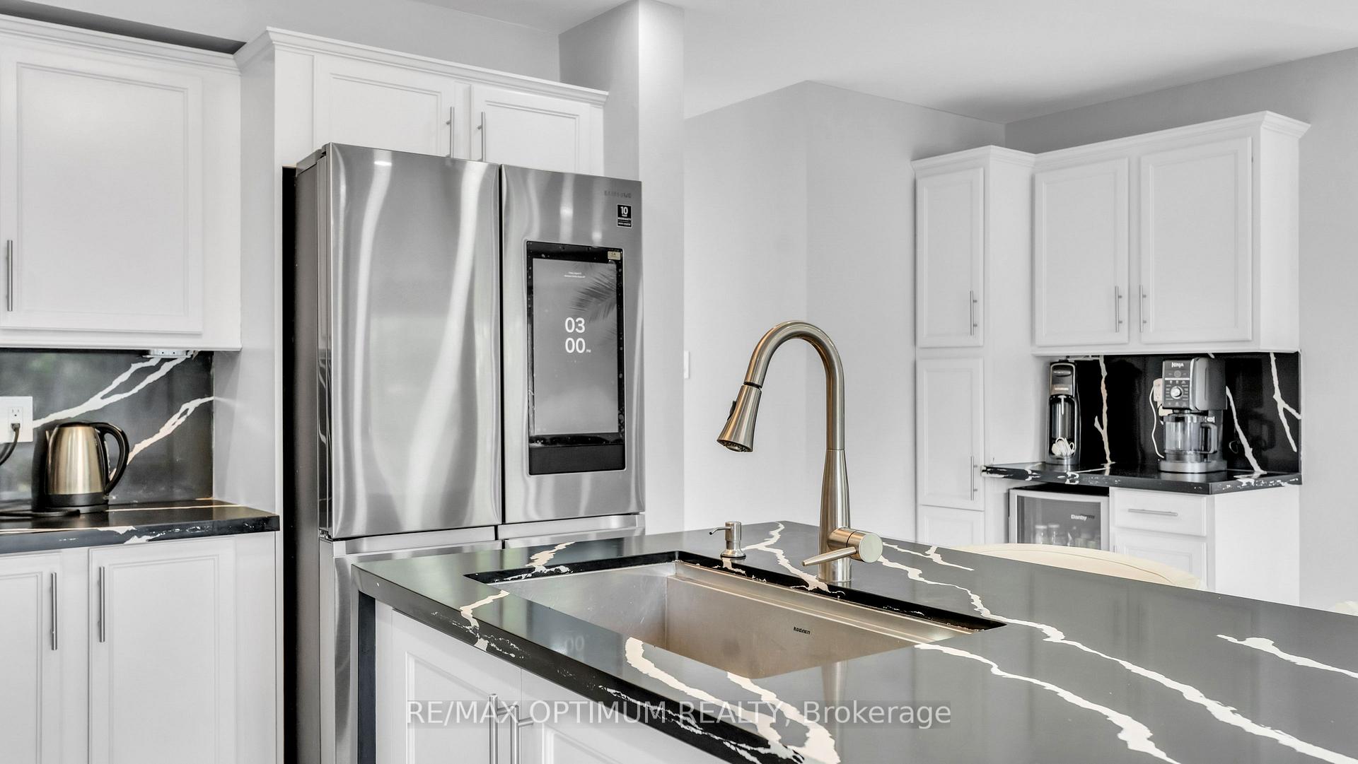 Photo 16 of 82 Penbridge Circle, Brampton, Fletcher's Meadow — HOMEH