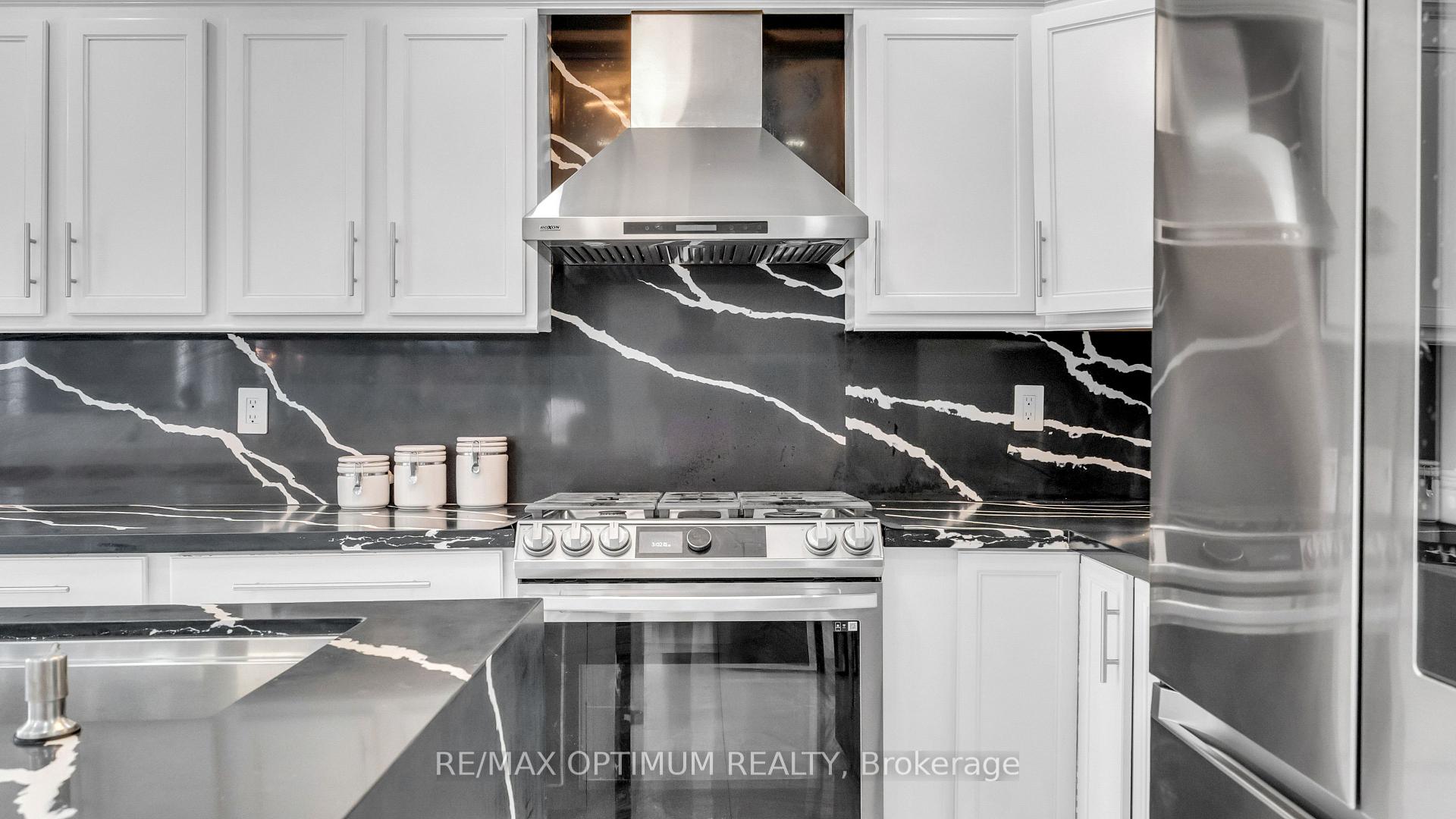 Photo 17 of 82 Penbridge Circle, Brampton, Fletcher's Meadow — HOMEH