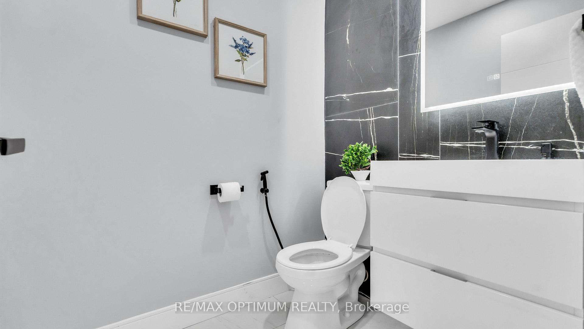 Photo 19 of 82 Penbridge Circle, Brampton, Fletcher's Meadow — HOMEH