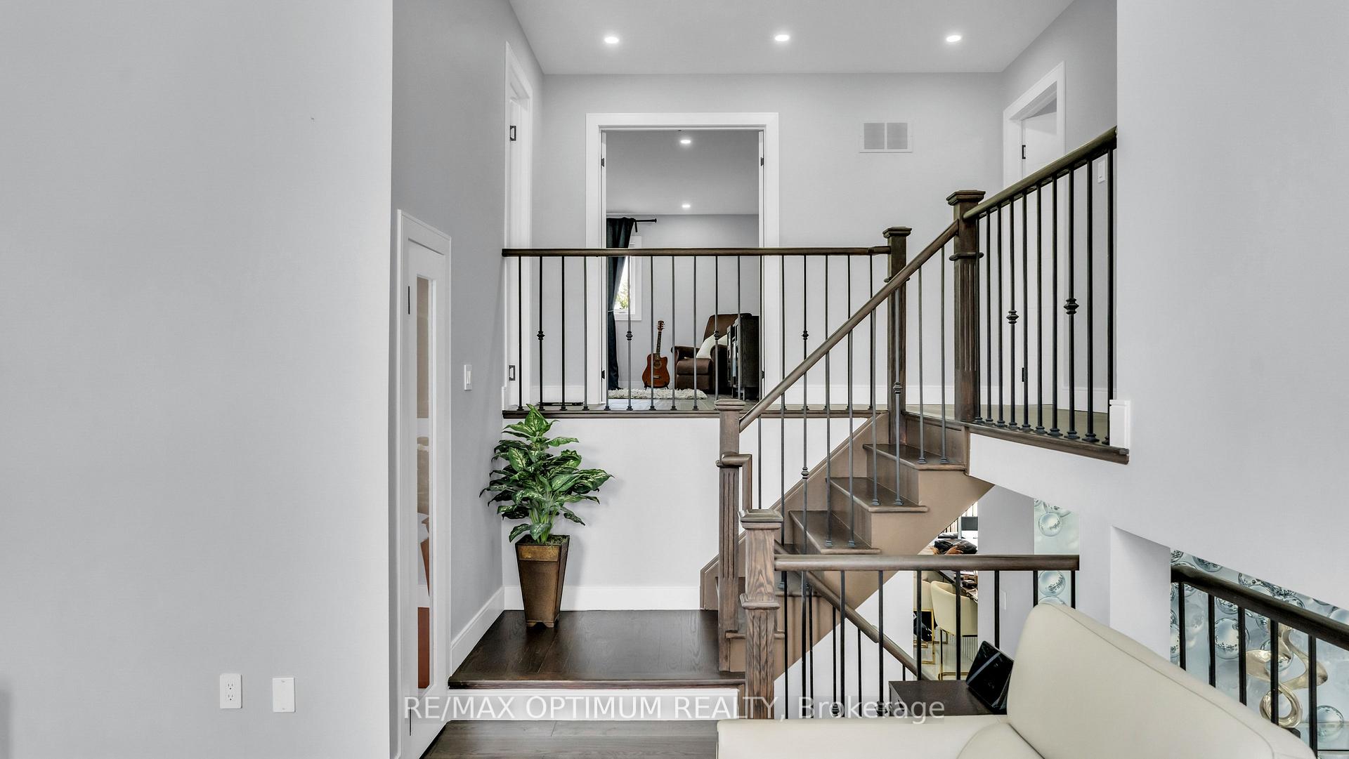 Photo 23 of 82 Penbridge Circle, Brampton, Fletcher's Meadow — HOMEH