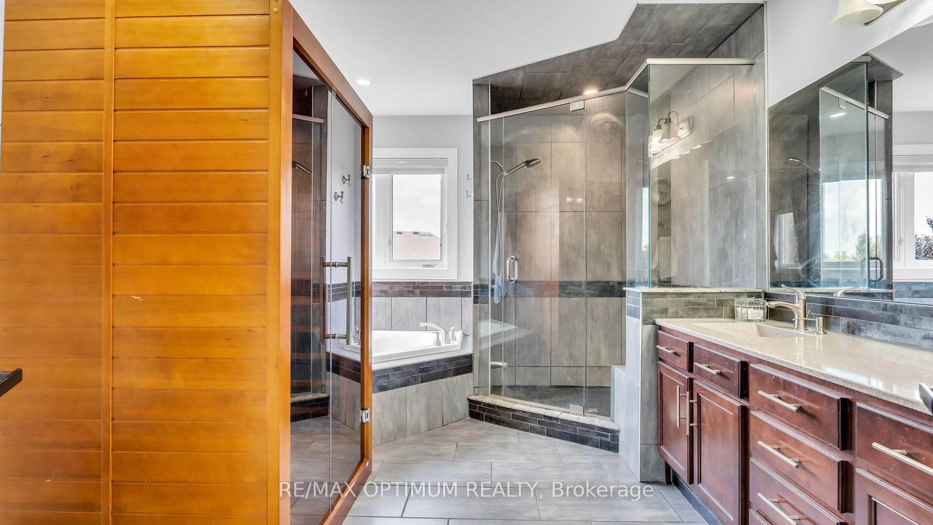 Photo 27 of 82 Penbridge Circle, Brampton, Fletcher's Meadow — HOMEH