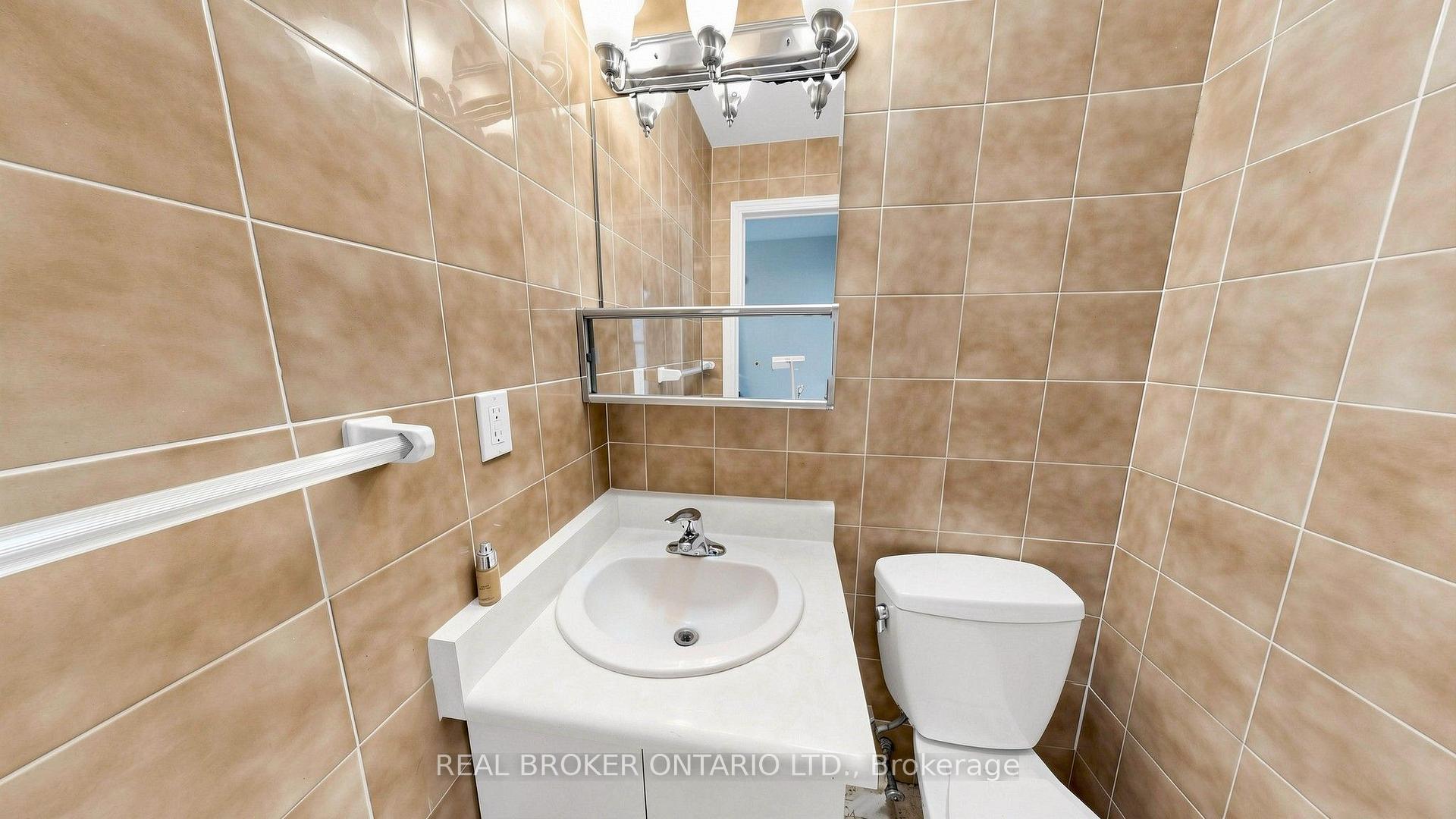 Photo 9 of 33 Fountainbridge Drive, Caledon, Bolton East — HOMEH