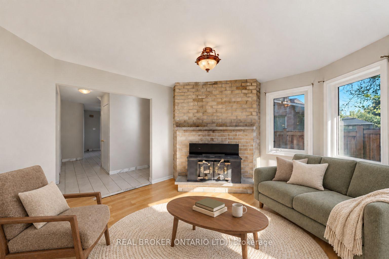 Photo 11 of 33 Fountainbridge Drive, Caledon, Bolton East — HOMEH