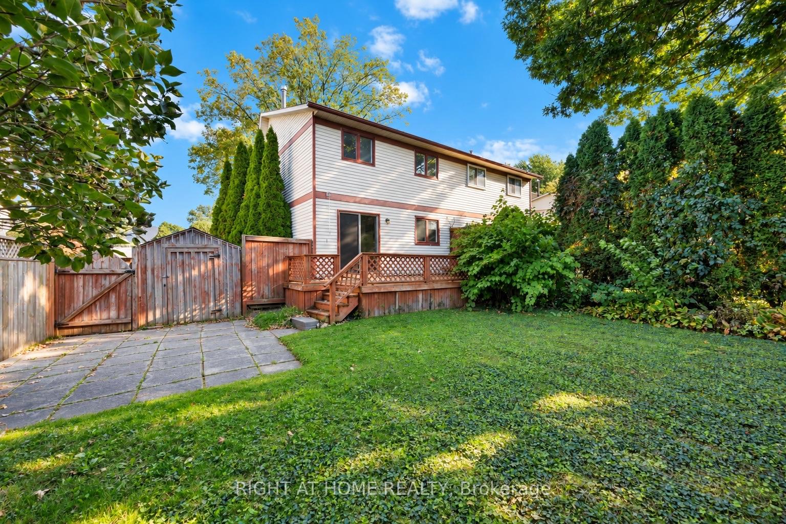 Photo 2 of 51 Maplestone Avenue, Sarnia — HOMEH
