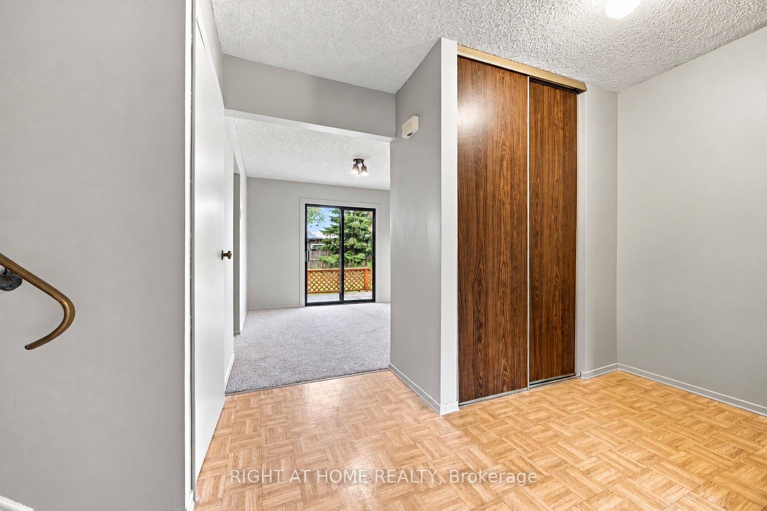 Photo 5 of 51 Maplestone Avenue, Sarnia — HOMEH