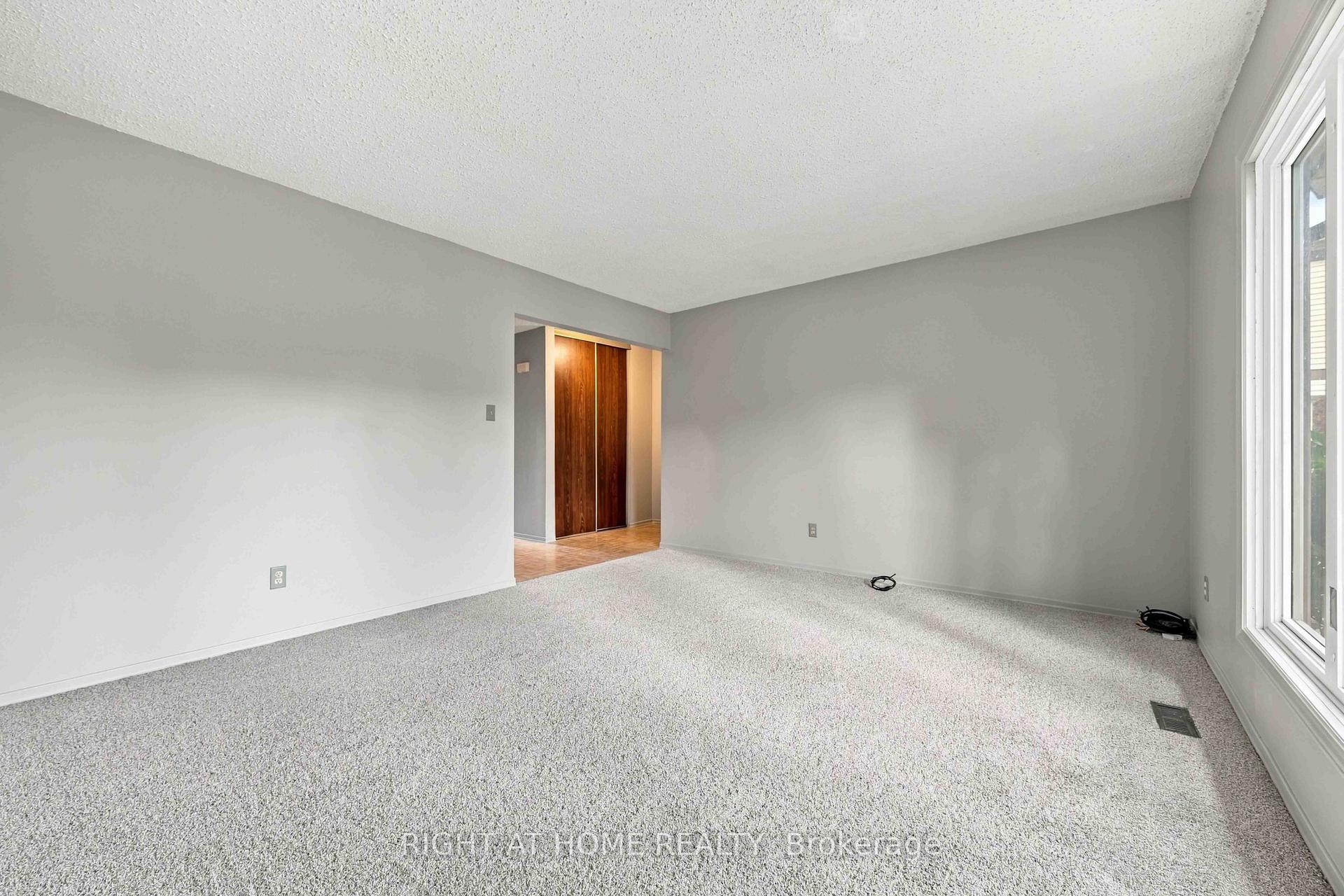 Photo 6 of 51 Maplestone Avenue, Sarnia — HOMEH