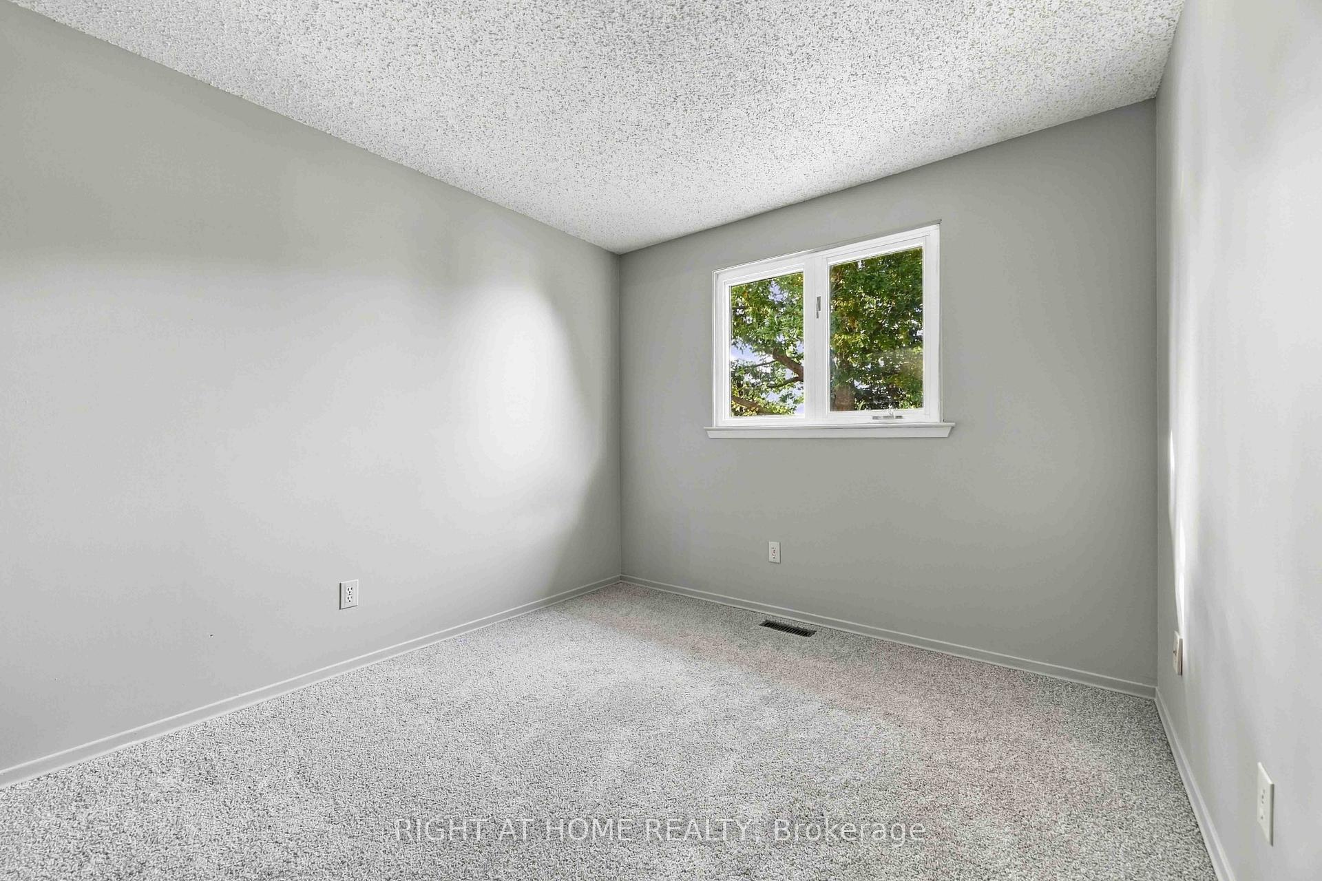 Photo 13 of 51 Maplestone Avenue, Sarnia — HOMEH