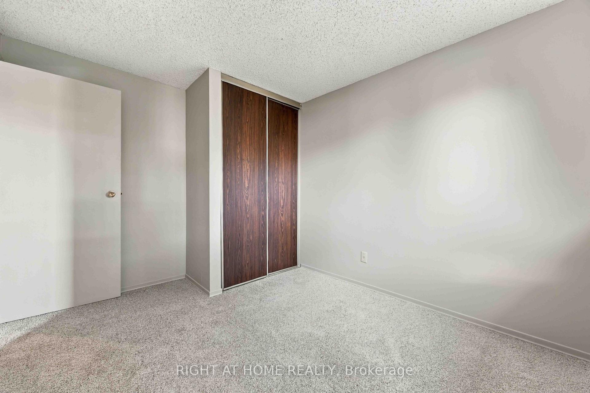 Photo 14 of 51 Maplestone Avenue, Sarnia — HOMEH