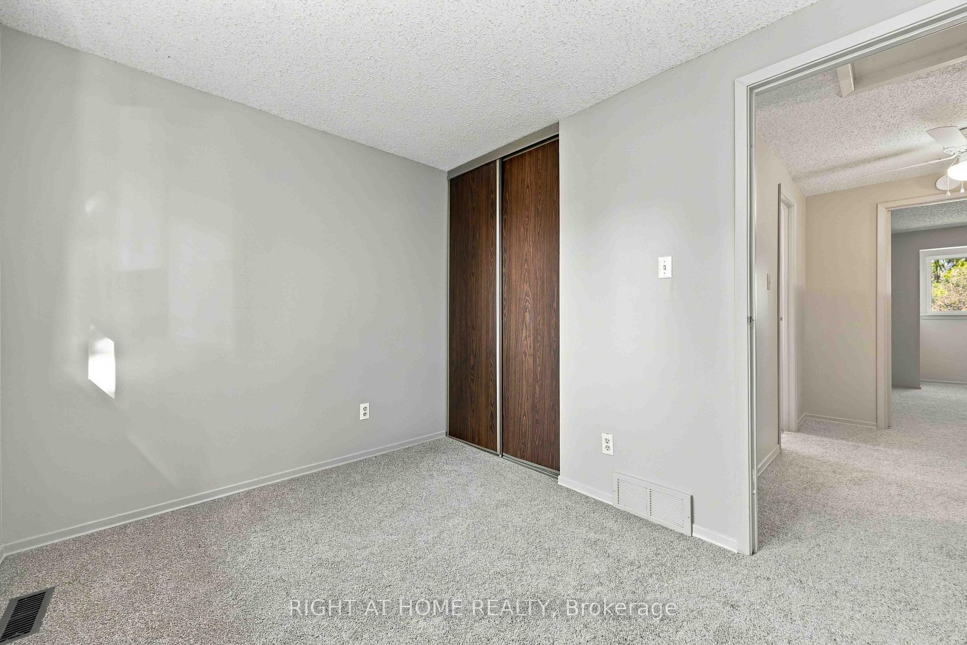 Photo 17 of 51 Maplestone Avenue, Sarnia — HOMEH