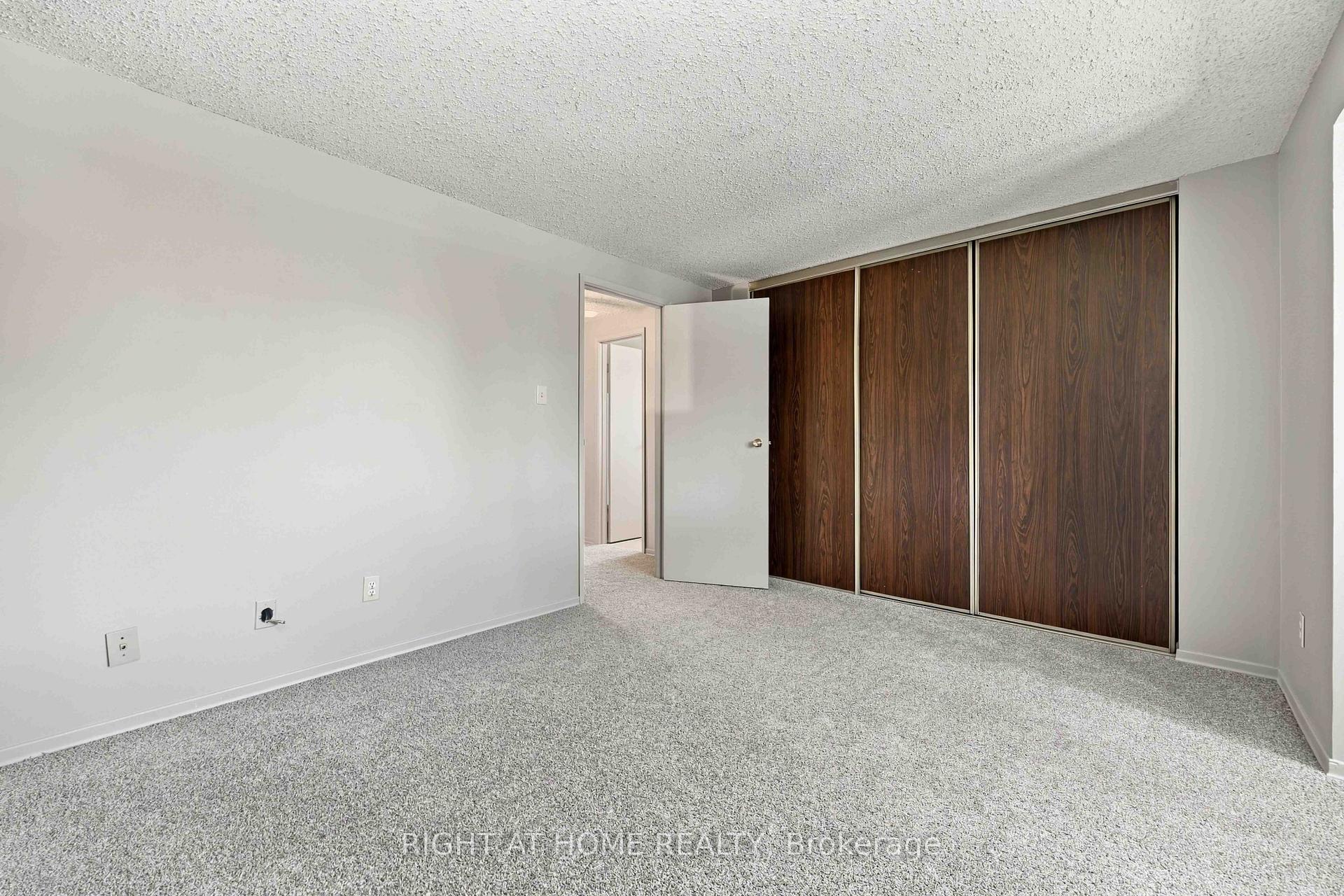 Photo 19 of 51 Maplestone Avenue, Sarnia — HOMEH
